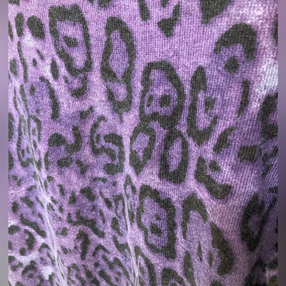 PLANET Purple Soft & Stylish Leopard Animal Print Sweater Top  (Size Medium), - Picture 3 of 11